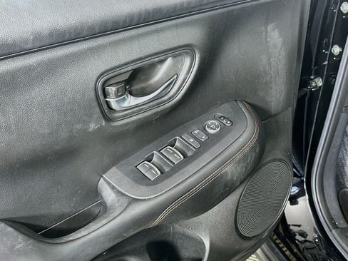 Used 2025 Honda HR-V Sport image 15