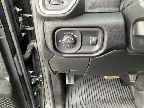 Used 2025 RAM 2500 Big Horn image 32