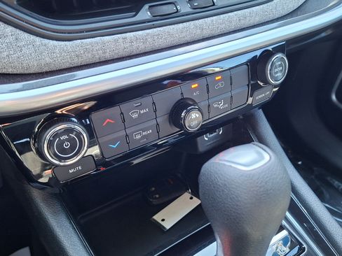 Used 2023 Jeep Compass Sport AWD/4WD image 15