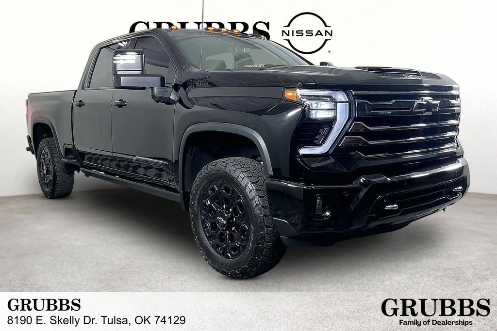 Used 2024 Chevrolet Silverado 2500 High Country w/ High Country Premium Package AWD/4WD image 1