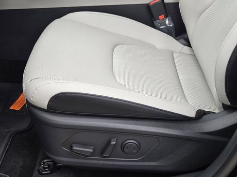 New 2026 Kia Sportage EX FWD image 19