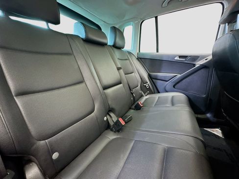 Used 2012 Volkswagen Tiguan SE image 13