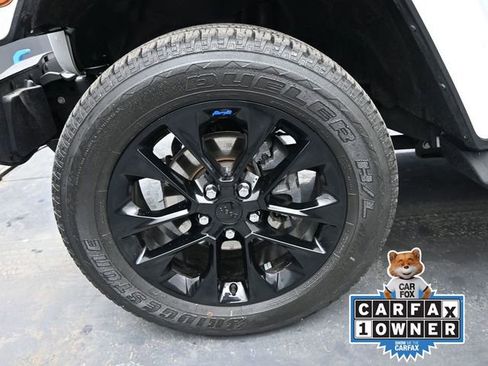 Used 2023 Jeep Wrangler Unlimited Sahara w/ Cold Weather Group image 40