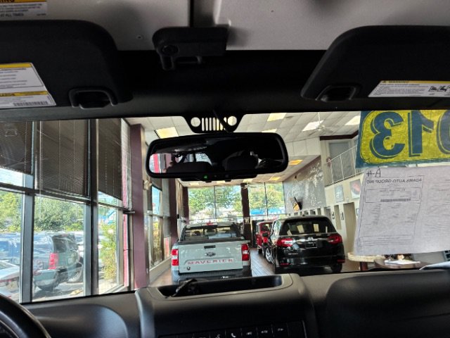 Used 2013 Jeep Wrangler Unlimited Sahara w/ Connectivity Group AWD/4WD image 30