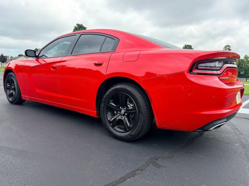 Used 2021 Dodge Charger SXT w/ Leather Interior Group RWD image 3