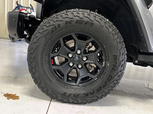 Used 2020 Jeep Gladiator Rubicon image 22