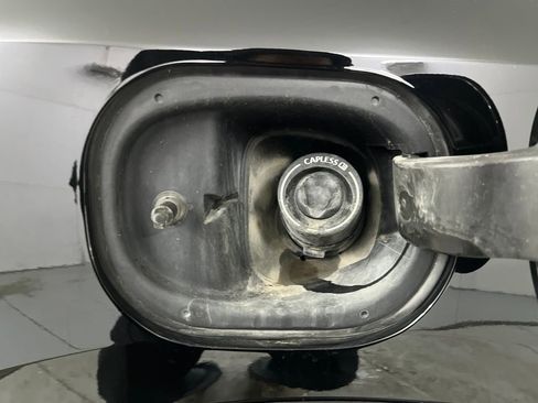 Used 2025 Nissan Kicks SV image 46