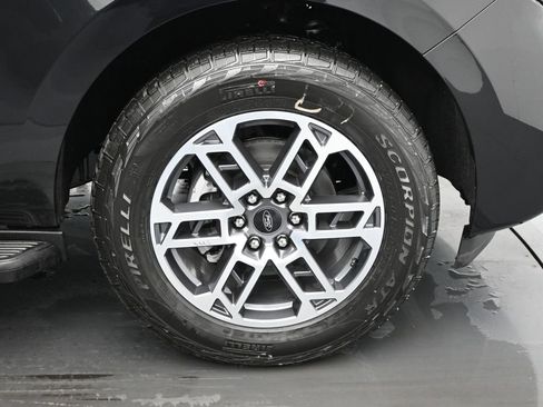 New 2026 Ford Expedition Active image 25