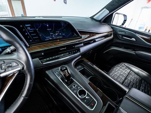 Used 2024 Cadillac Escalade ESV Sport Platinum w/ Heavy-Duty Trailer Package image 45