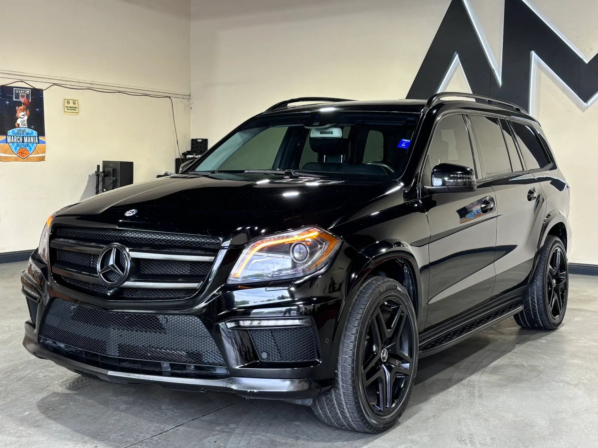 Used 2015 Mercedes-Benz GL 550 4MATIC image 1