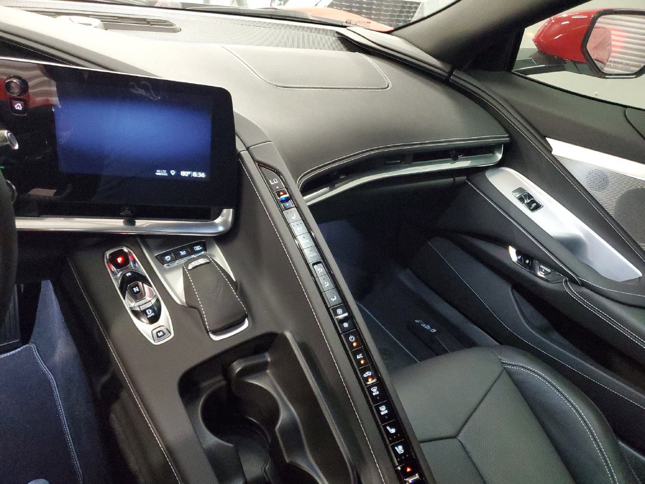 Used 2020 Chevrolet Corvette Stingray Preferred Cpe w/ 2LT Preferred Equipment Group RWD image 20