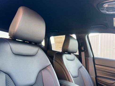 New 2026 Jeep Compass Latitude image 14