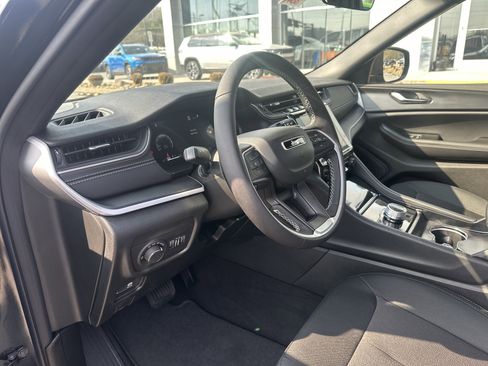 New 2026 Jeep Grand Cherokee Laredo X AWD/4WD image 14