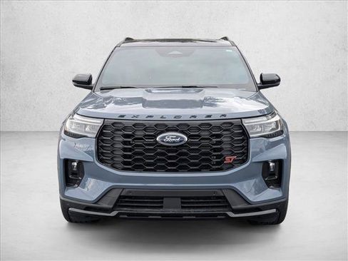 Certified 2025 Ford Explorer ST image 2
