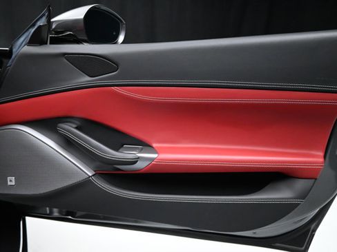 Used 2022 Ferrari Portofino M RWD image 71
