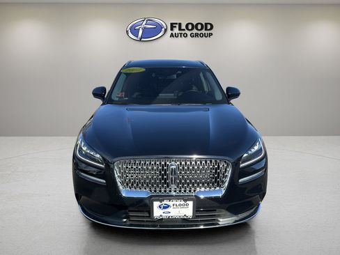 Used 2022 Lincoln Corsair AWD w/ Premium Package image 2