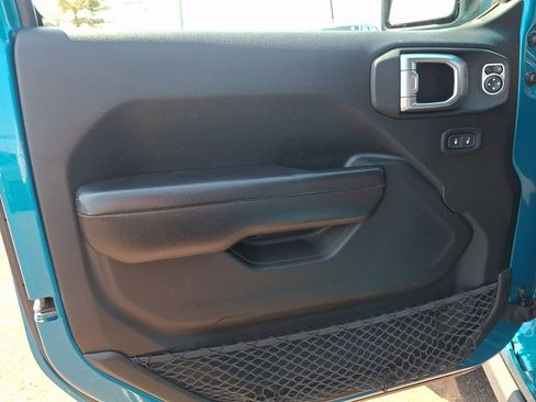 Used 2020 Jeep Wrangler Sport image 12