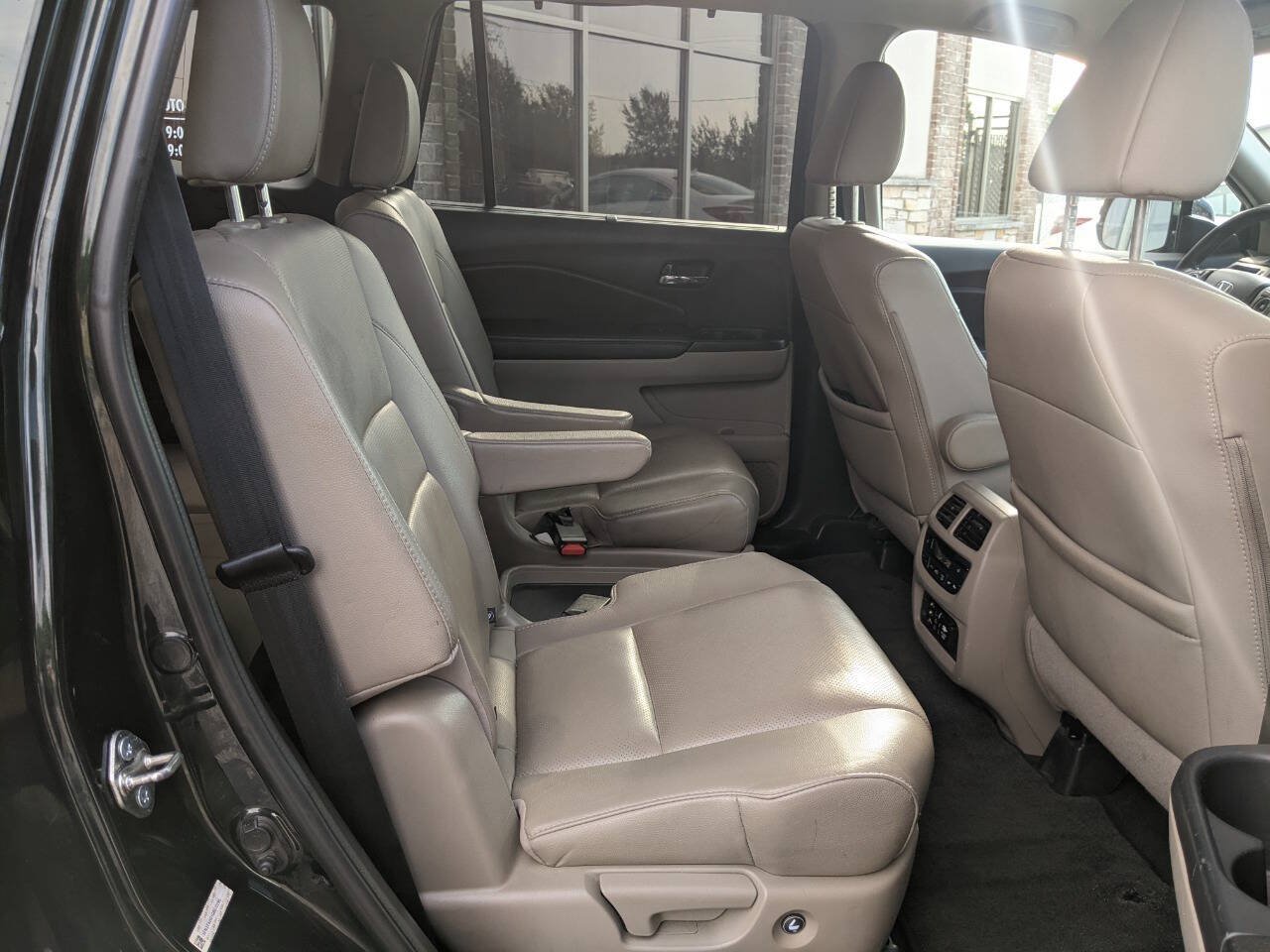 Used 2016 Honda Pilot Elite image 16