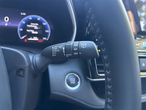 Used 2025 Toyota Highlander Platinum image 28