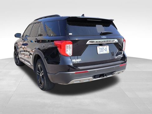 Used 2021 Ford Explorer XLT w/ Equipment Group 202A AWD/4WD image 21