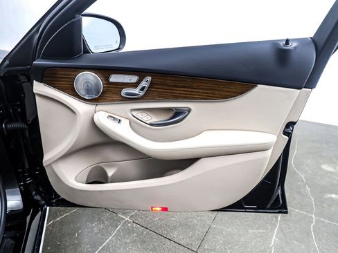 Used 2019 Mercedes-Benz C 300 4MATIC Sedan image 24