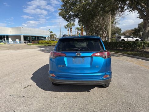 Used 2017 Toyota RAV4 LE image 4