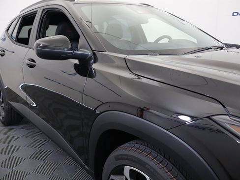 New 2026 Chevrolet Trax RS w/ Sunroof Package FWD image 4