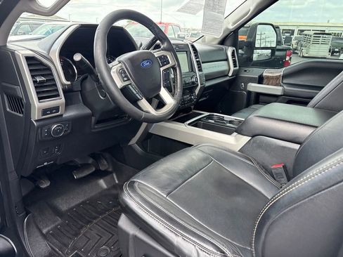 Used 2019 Ford F350 Lariat AWD/4WD image 7