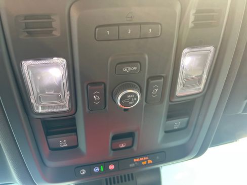Used 2023 Chevrolet Tahoe LT w/ LT Signature Package AWD/4WD image 38