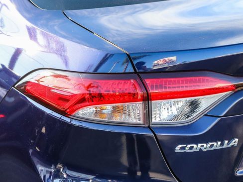 Used 2021 Toyota Corolla LE w/ Carpet Mat Package (TMS) image 11