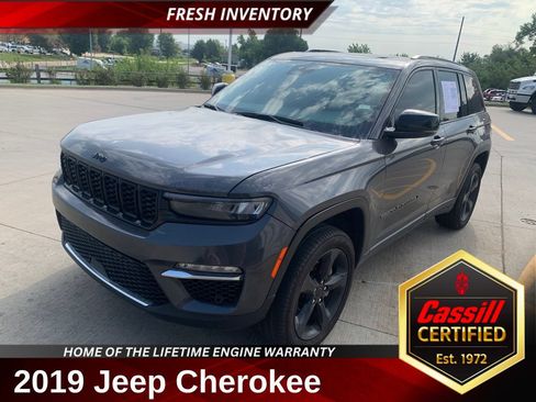 Used 2019 Jeep Cherokee Limited AWD/4WD image 1