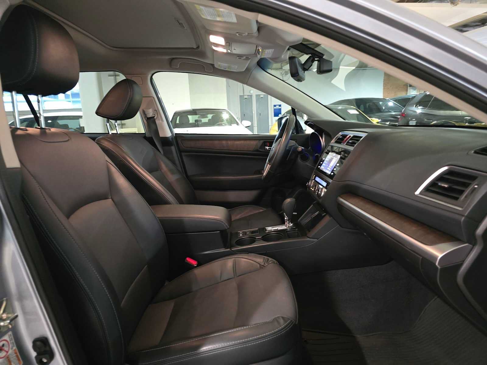 Used 2017 Subaru Outback 3.6R Limited AWD/4WD image 10