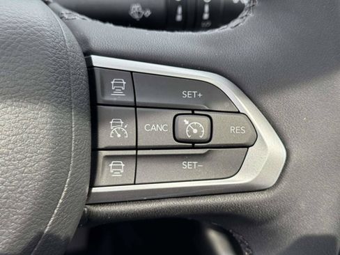 Used 2025 Jeep Compass Limited w/ High Altitude Package AWD/4WD image 21