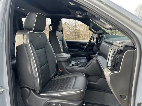 Used 2025 GMC Sierra 2500 AT4X image 51