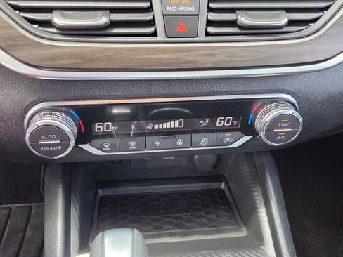 Used 2025 Nissan Altima 2.5 SV w/ SV Special Edition Package FWD image 19