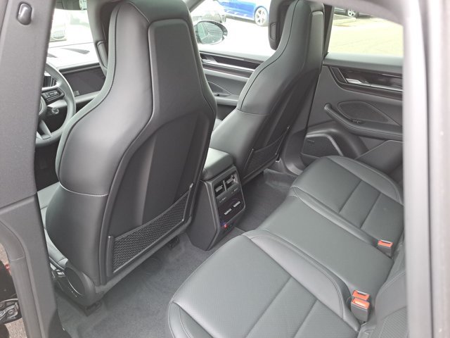 Used 2026 Porsche Macan Electric RWD image 20