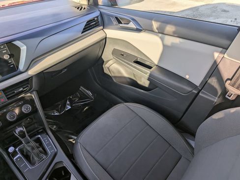 Certified 2023 Volkswagen Taos SE FWD image 15