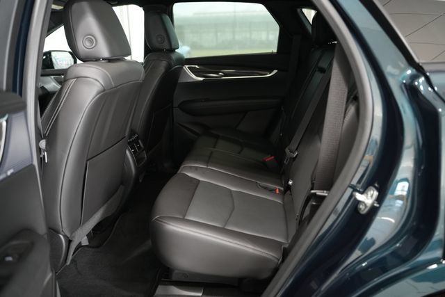 Used 2025 Cadillac XT5 Sportv w/ LPO, Bronce Accent Package AWD/4WD image 16