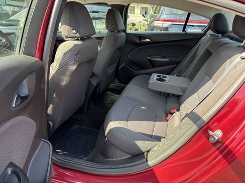 Used 2017 Chevrolet Cruze LT w/ Convenience Package FWD image 31