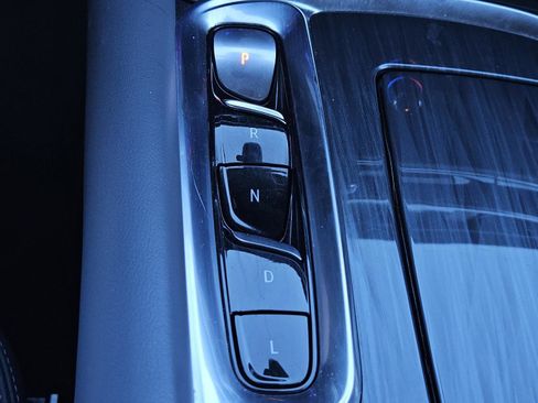 Used 2024 Buick Enclave Premium image 16