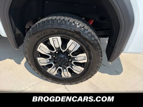 New 2026 GMC Sierra 2500 Denali w/ Technology Package AWD/4WD image 10