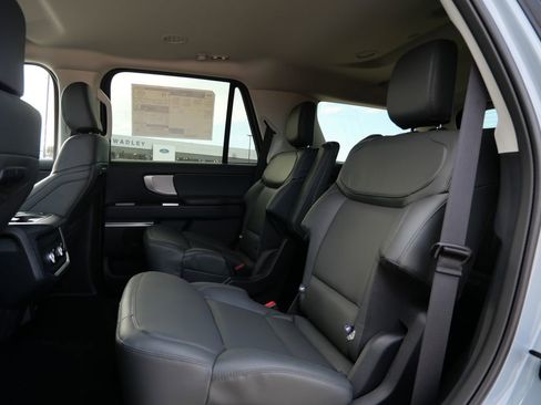 New 2026 Ford Expedition Active image 14