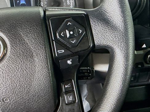 Used 2021 Toyota Tacoma SR w/ SR Convenience Package image 15