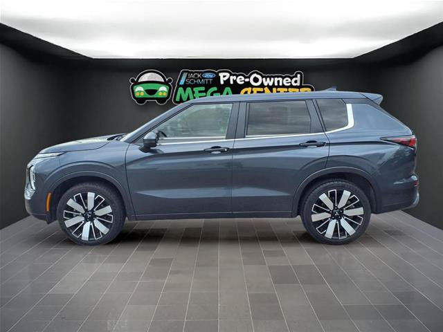 Used 2025 Mitsubishi Outlander SE AWD/4WD image 3