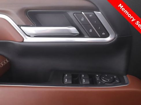 Used 2025 GMC Sierra 2500 Denali Ultimate AWD/4WD image 21