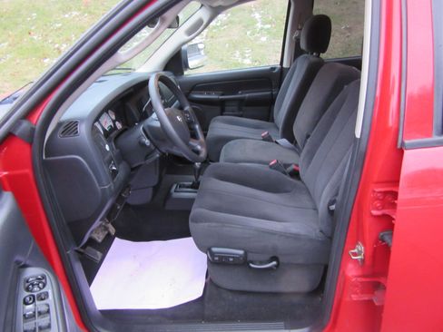Used 2004 Dodge Ram 1500 Truck SLT image 9