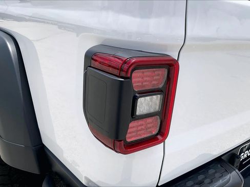 Used 2026 Jeep Gladiator Rubicon AWD/4WD image 27