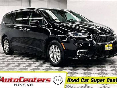 Used 2024 Chrysler Pacifica Touring-L