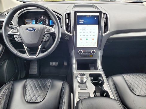 Used 2024 Ford Edge Titanium image 27