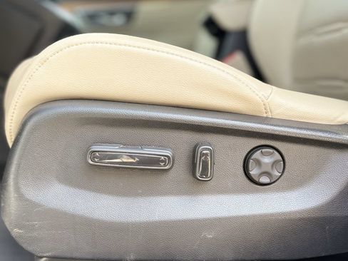 Used 2019 Honda CR-V Touring image 13